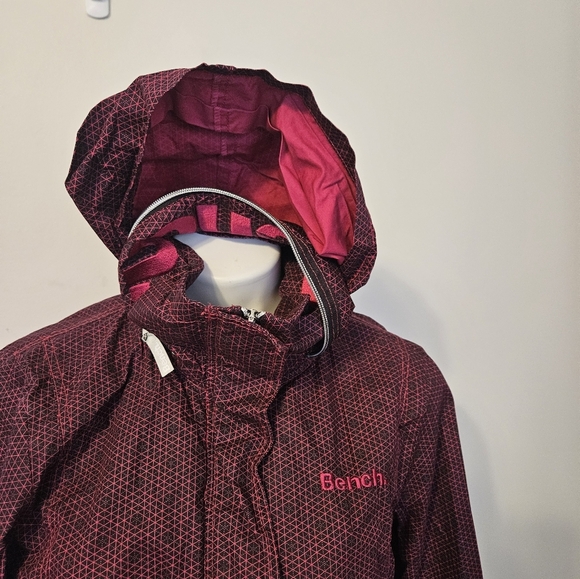 Bench Geometric Light Jacket with Hidden Hood - XL - Picture 6 of 13
